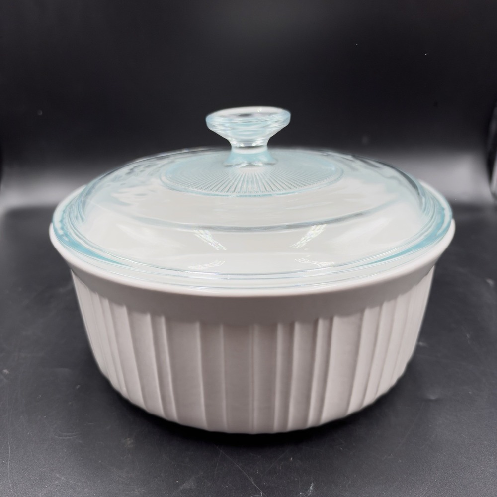 Corning Ware French White 2 1/2 Qt Covered Round Casserole Oven Microwave